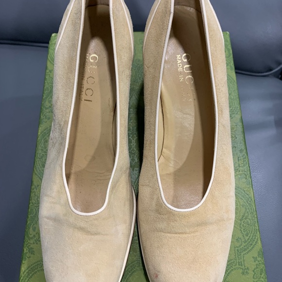 Gucci Tan Heels Elegant Suede Design - Picture 1 of 8